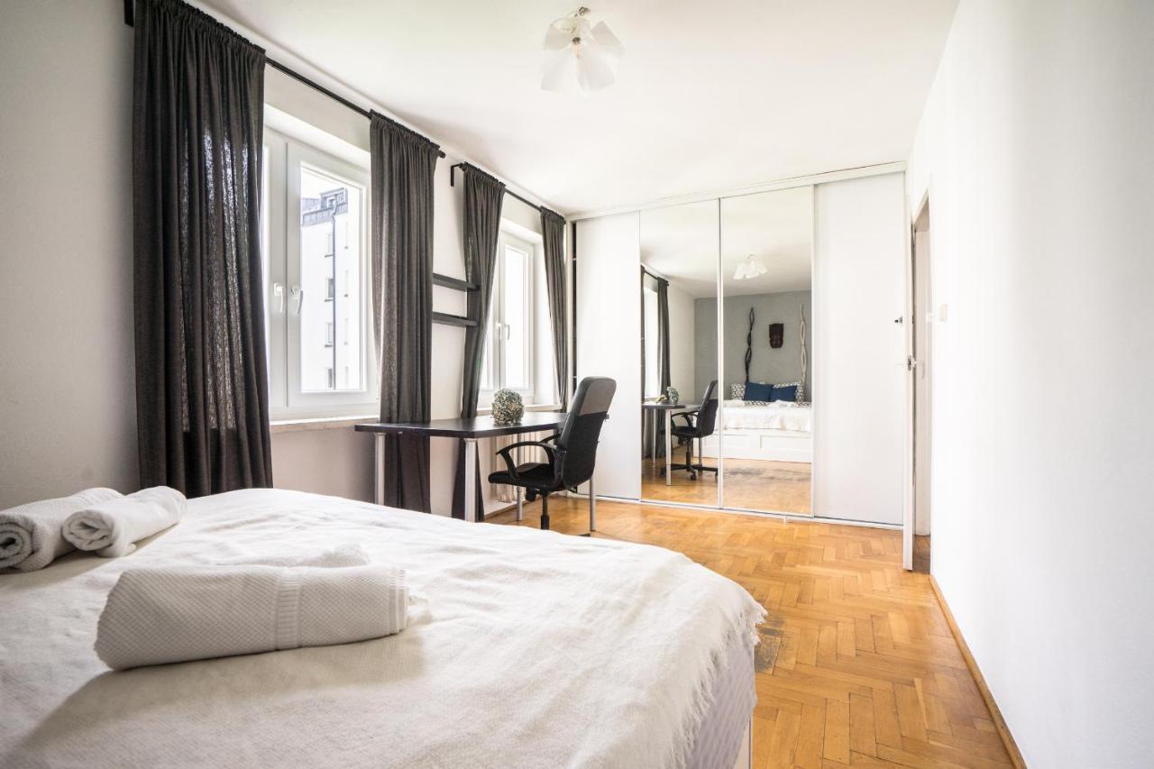 Oomph Warsaw Central 3-Bedroom Flat Exterior foto